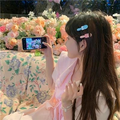 小黄花青草地